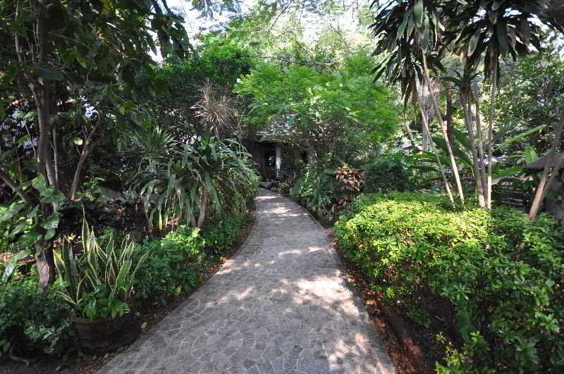 Momchailai Pattaya Retreat Exterior photo